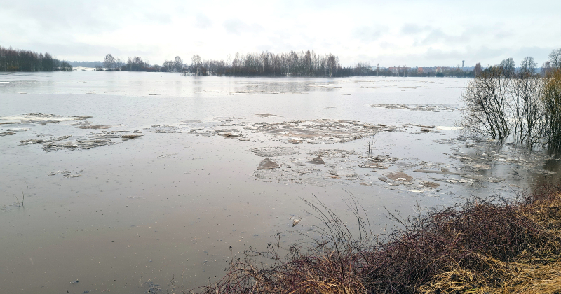 Jēkabpilī paaugstinās ūdens līmenis Daugavā, sāk applūst Sakas sala