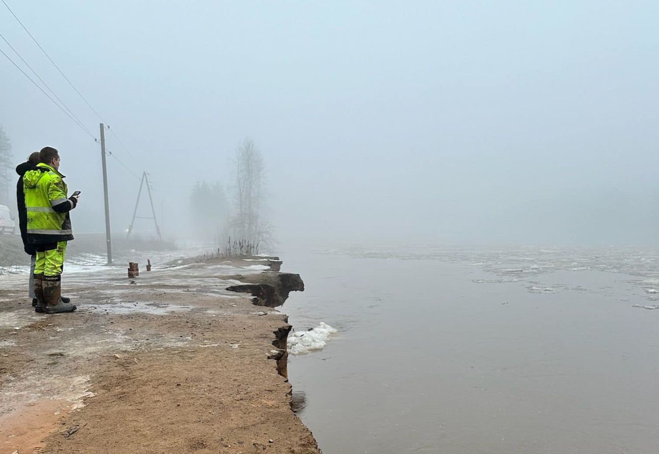 Pie ūdens ņemšanas vietas Salas pagastā izskalots krasts