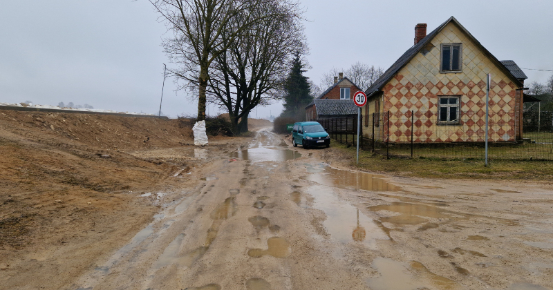 Jēkabpilī ierobežo satiksmi Pļaviņu ielas posmā