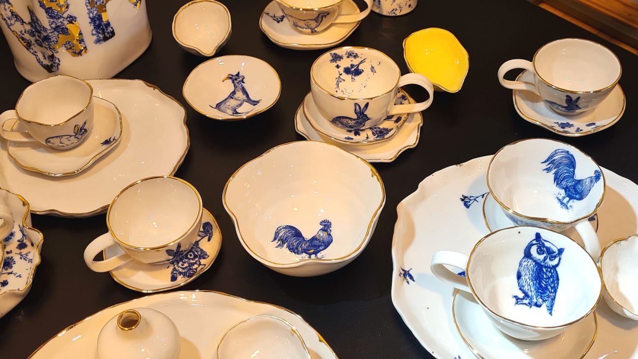 Līvānos var apskatīt keramiķes Kristīnes Nicmanes darbu izstādi “Jašas podi”