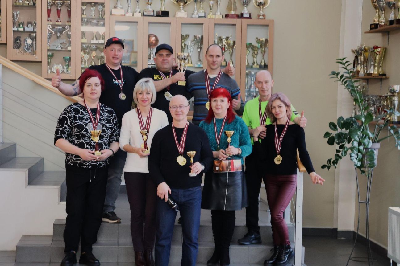 Jēkabpilieši saņem godalgas Latvijas čempionātā spiešanā guļus