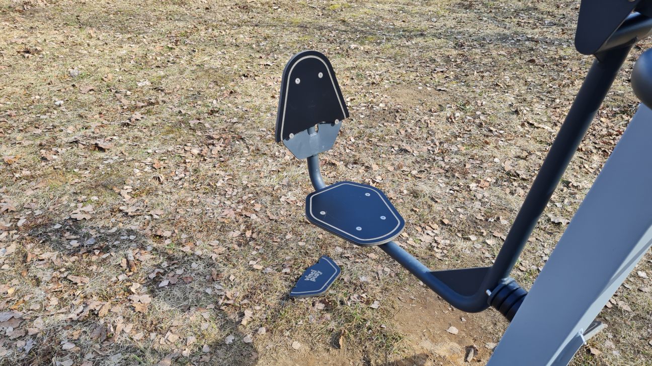 Salas ciemā vandaļi radījuši bojājumus āra trenažieriem (papildināts) 