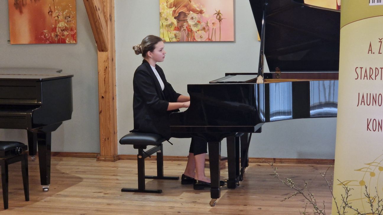 Jēkabpilī izskan jauno pianistu konkurss