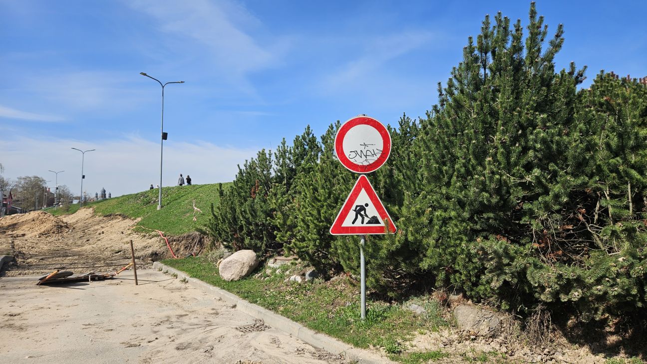 Tiks atsākti aizsargdambja pārbūves darbi