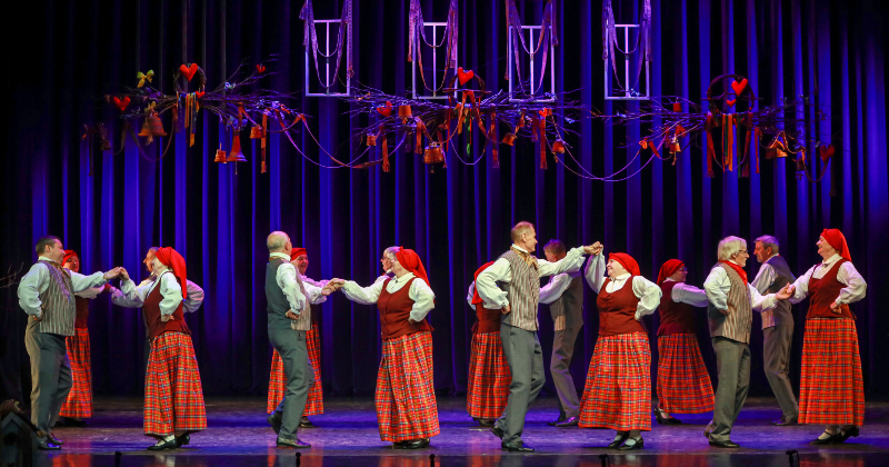 Deju kolektīvs &ldquo;Dubnava&rdquo; svin 20 gadu jubileju