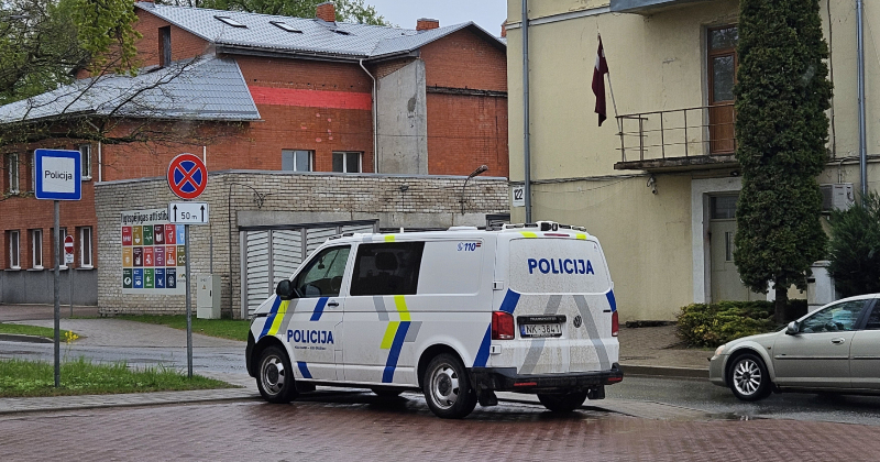 Leimaņu pagastā vīrietis divas reizes iebrauc vienā un tajā pa&scaron;ā grāvī