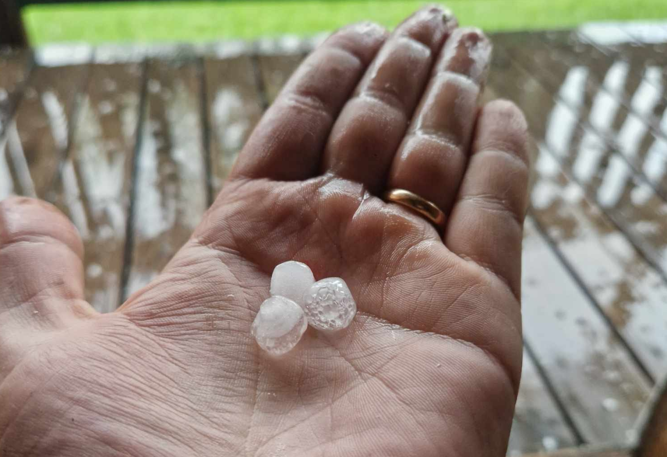 Jēkabpils novadā negaiss atnesis pamatīgu krusu