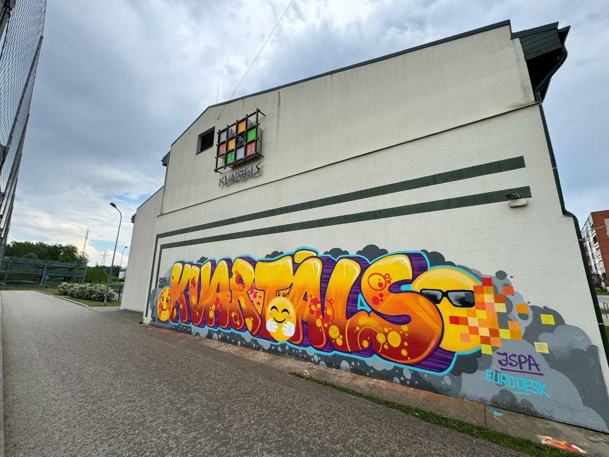 Līvānos tapis iespaidīgs mākslas darbs uz centra “Kvartāls” sienas