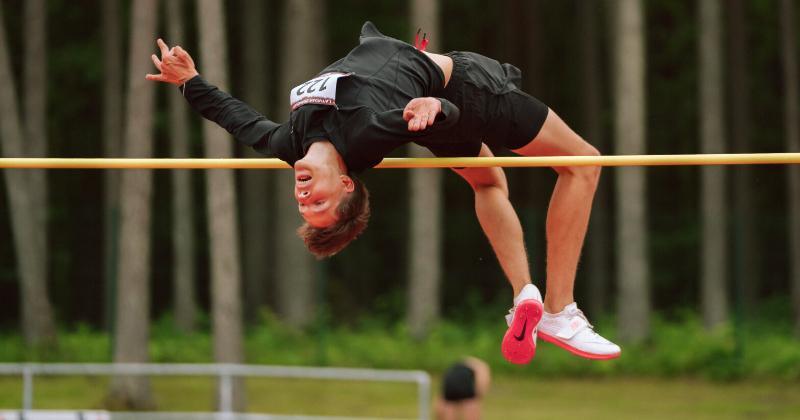 Jēkabpils Sporta skolas vieglatlēti saņem godalgas Latvijas čempionātā
