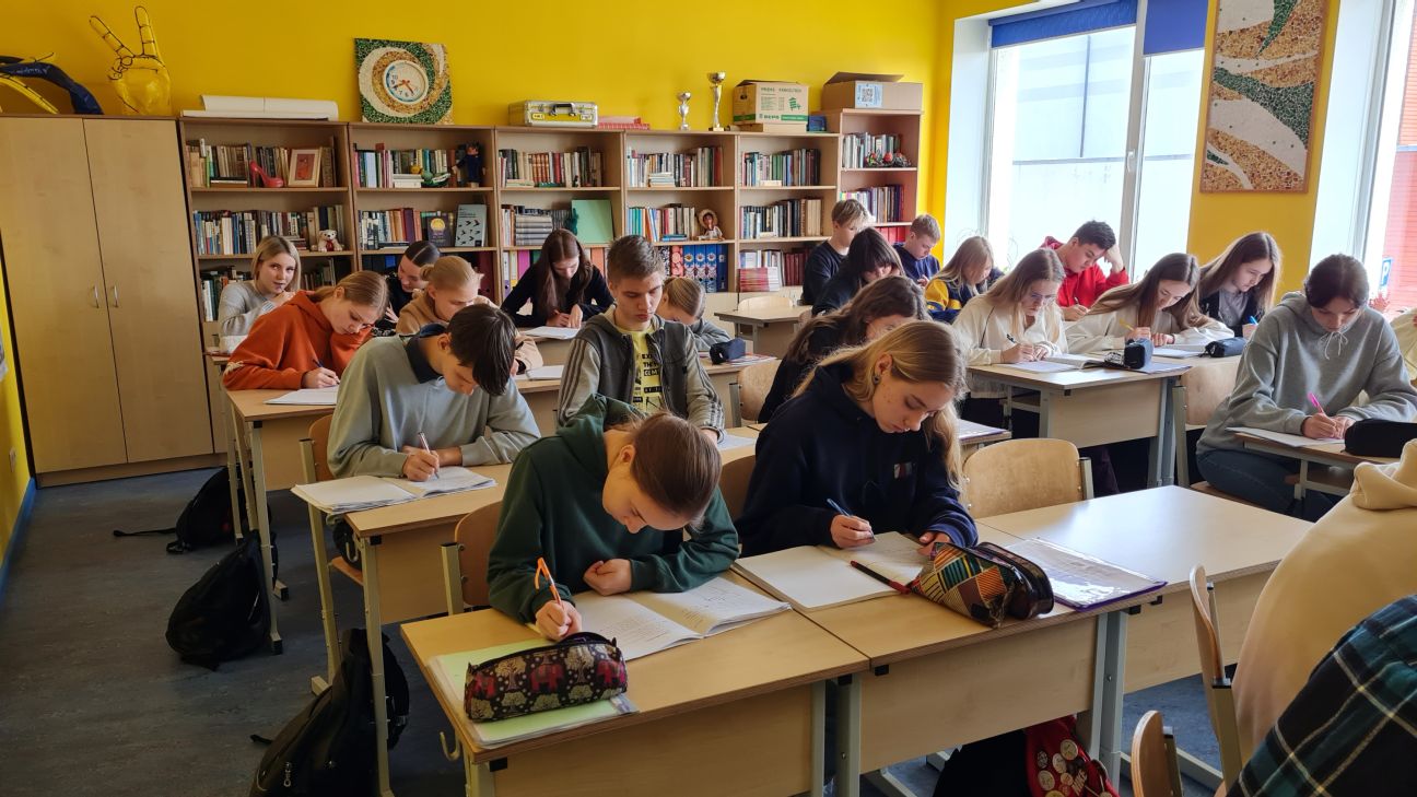 Vairāk nekā 80 procenti Līvānu 1. vidusskolas absolventu tupina mācības budžeta vietās