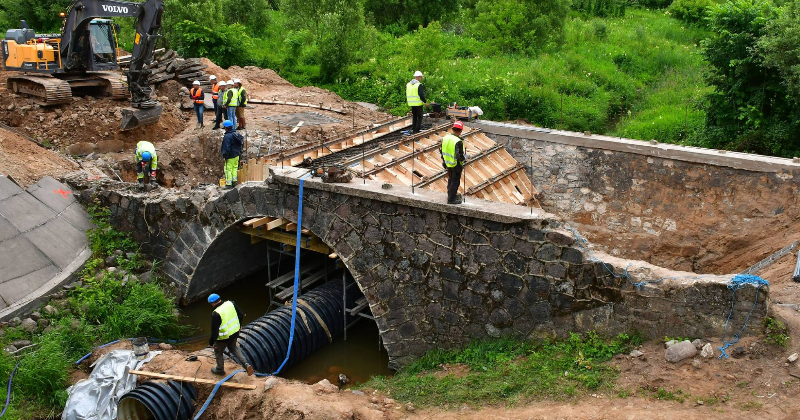 Pārbūvē seno Pelītes upes tiltu