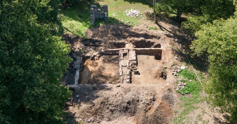Zasas muižas teritorijā veikti arheoloģiskie izrakumi