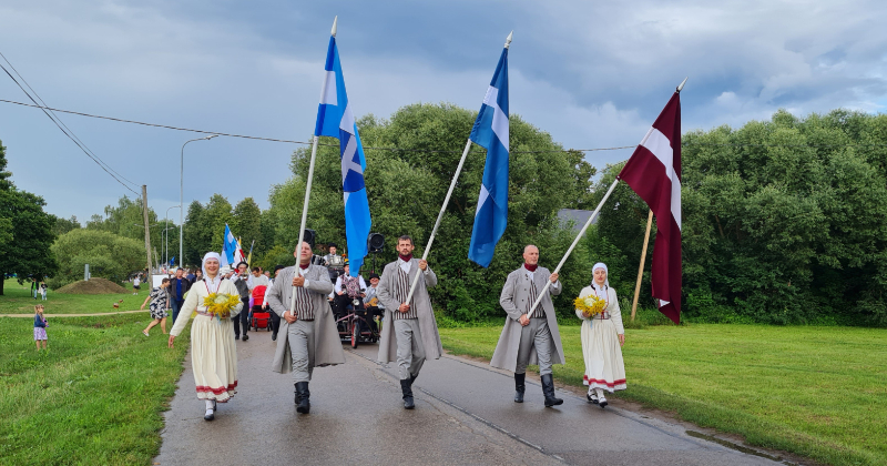 Balso par krā&scaron;ņāko Līvānu pilsētas svētku gājiena dalībnieku!