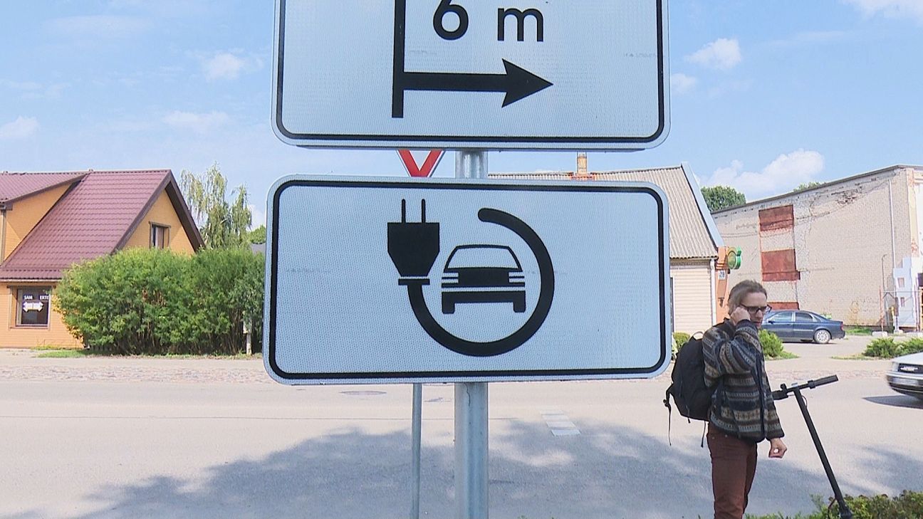 Pārtraukts konkurss par elektromobiļu uzlādes stacijas izbūvi Jēkabpils CSDD klientu apkalpošanas centrā