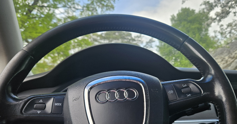 Jēkabpilī vīrietis sēžas pie &ldquo;Audi&rdquo; stūres smagā reibumā 