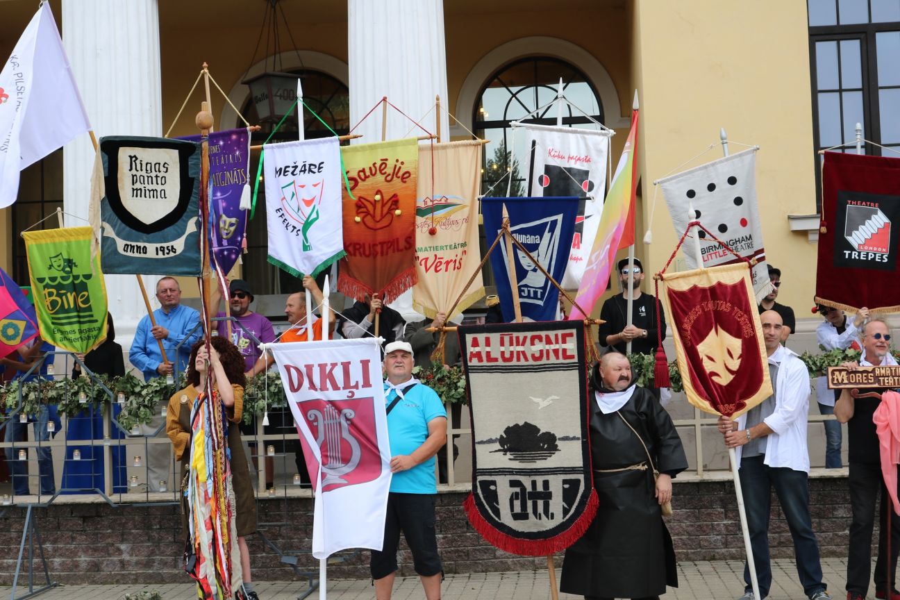 Jēkabpils novada amatierteātru kolektīvi piedalās svētkos Valkā