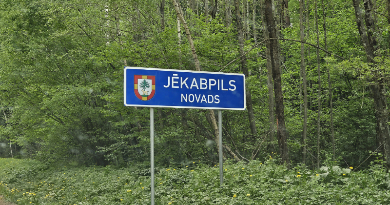 Kā mēs izskatāmies uz citu fona?