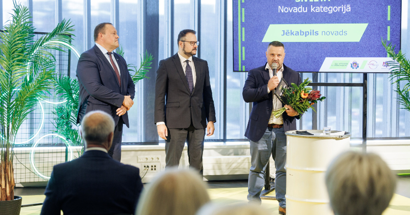 Jēkabpils novads atzīts par tre&scaron;o dro&scaron;āko ceļu satiksmes jomā