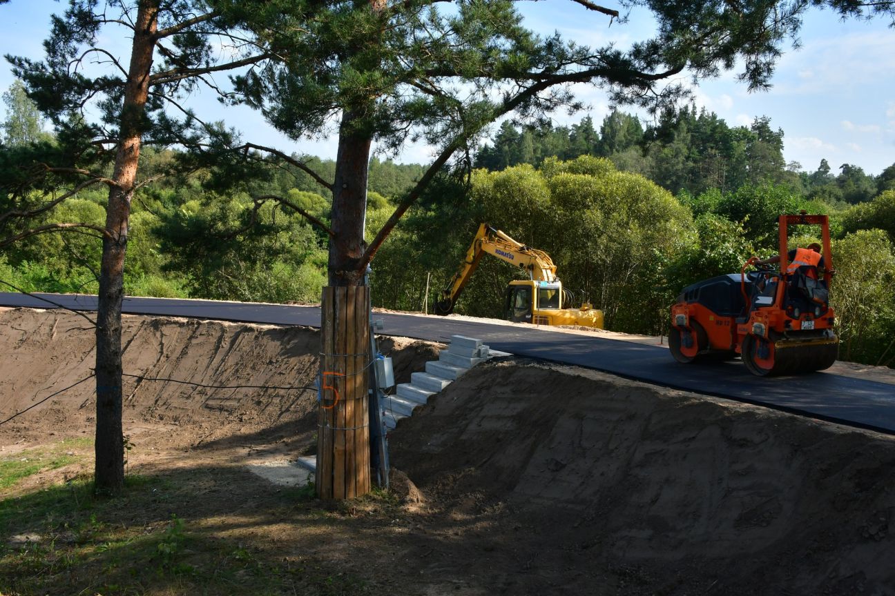 Uz veloceliņa Sala – Jēkabpils tiek ieklāts asfalts