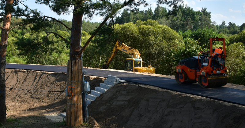 Uz veloceliņa Sala &ndash; Jēkabpils tiek ieklāts asfalts