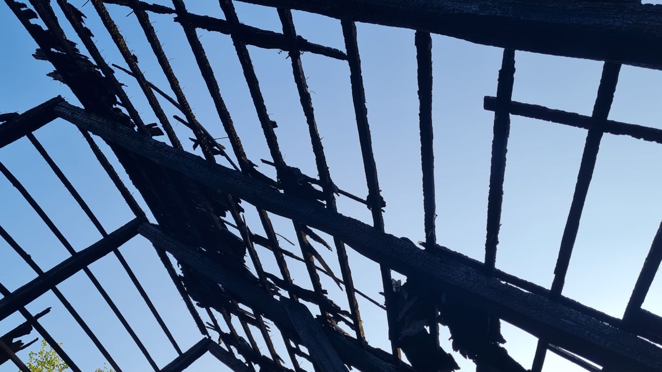 Rubenes pagastā deg saimniecības ēka 