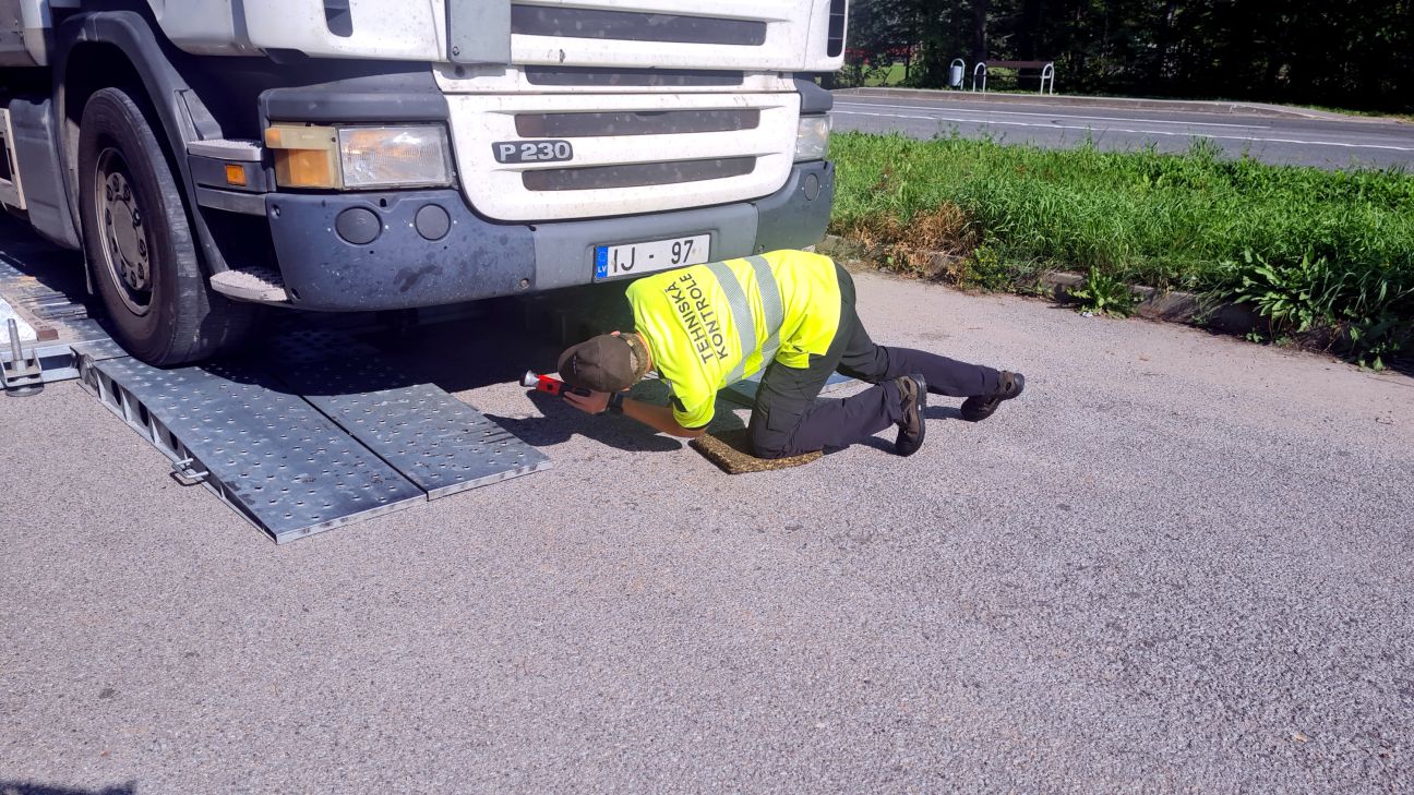 Kūku pagastā reida laikā trīs spēkratiem noņem numurzīmes