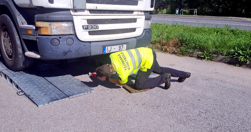 Kūku pagastā reida laikā trīs spēkratiem noņem numurzīmes