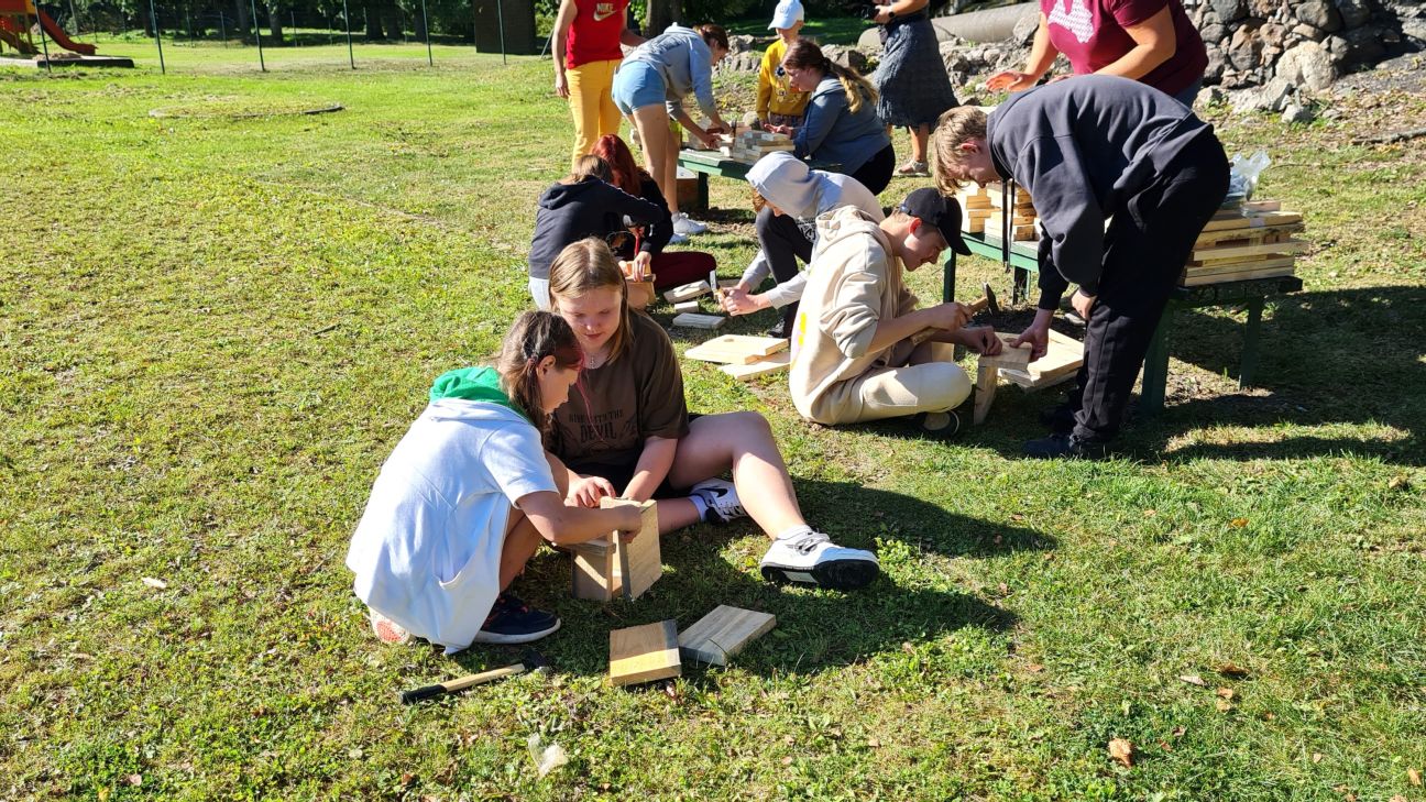 Atašienes skolēni izglītojošā pasākumā izzina dabu