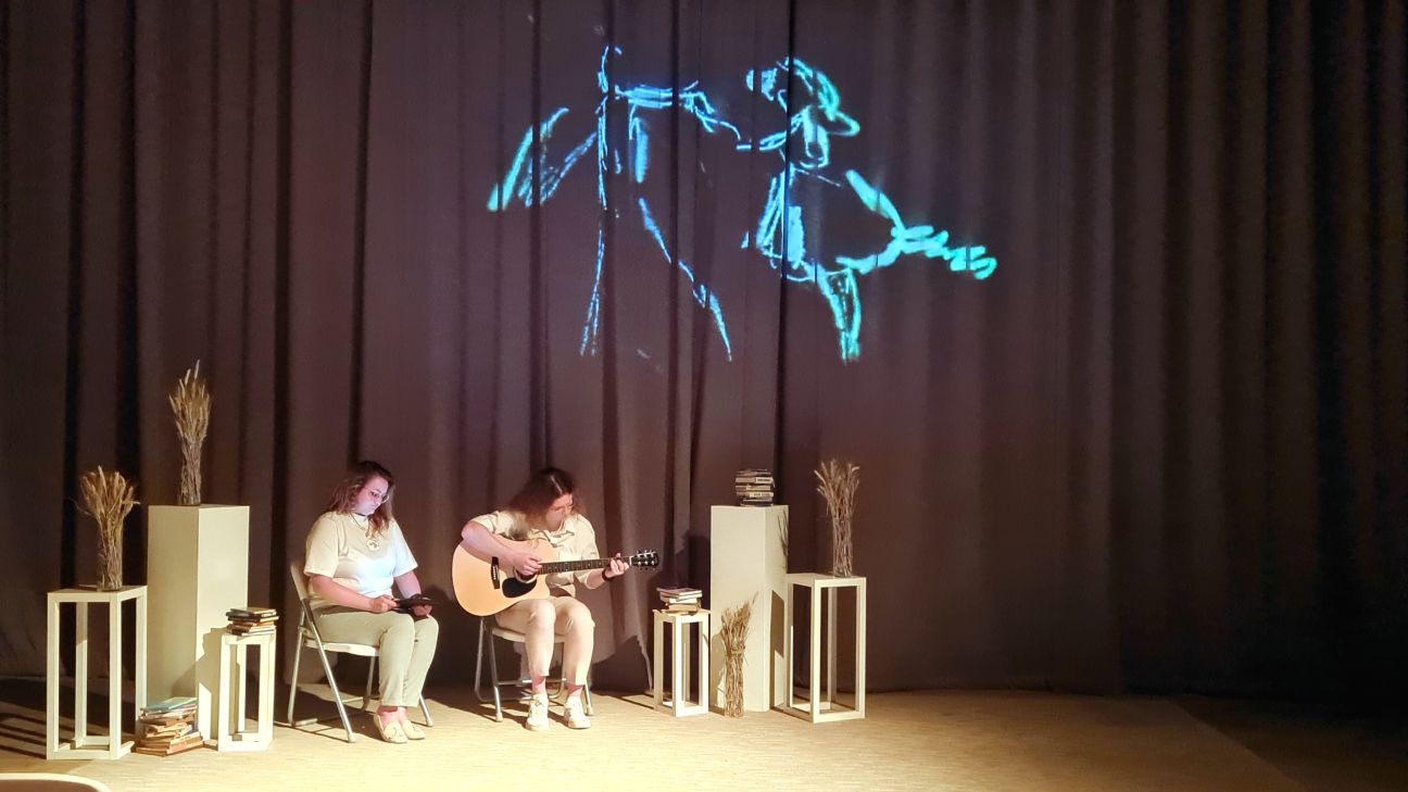 “Dzeja dejo” uz Salas Tautas nama skatuves