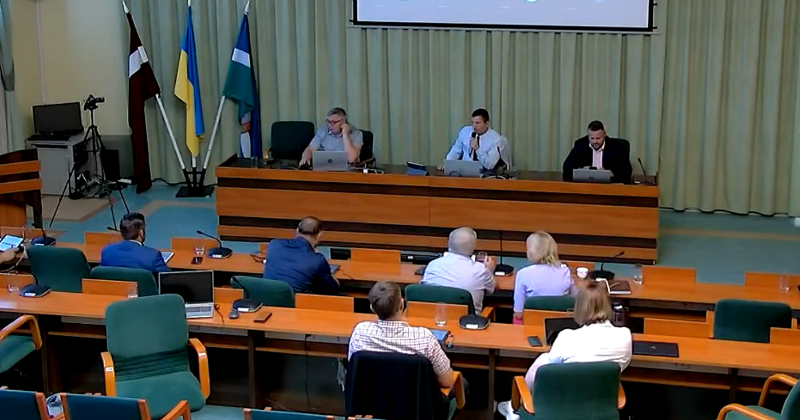 Noraida priek&scaron;likumu noteikt dro&scaron;ību par Jēkabpils novada budžeta prioritāti