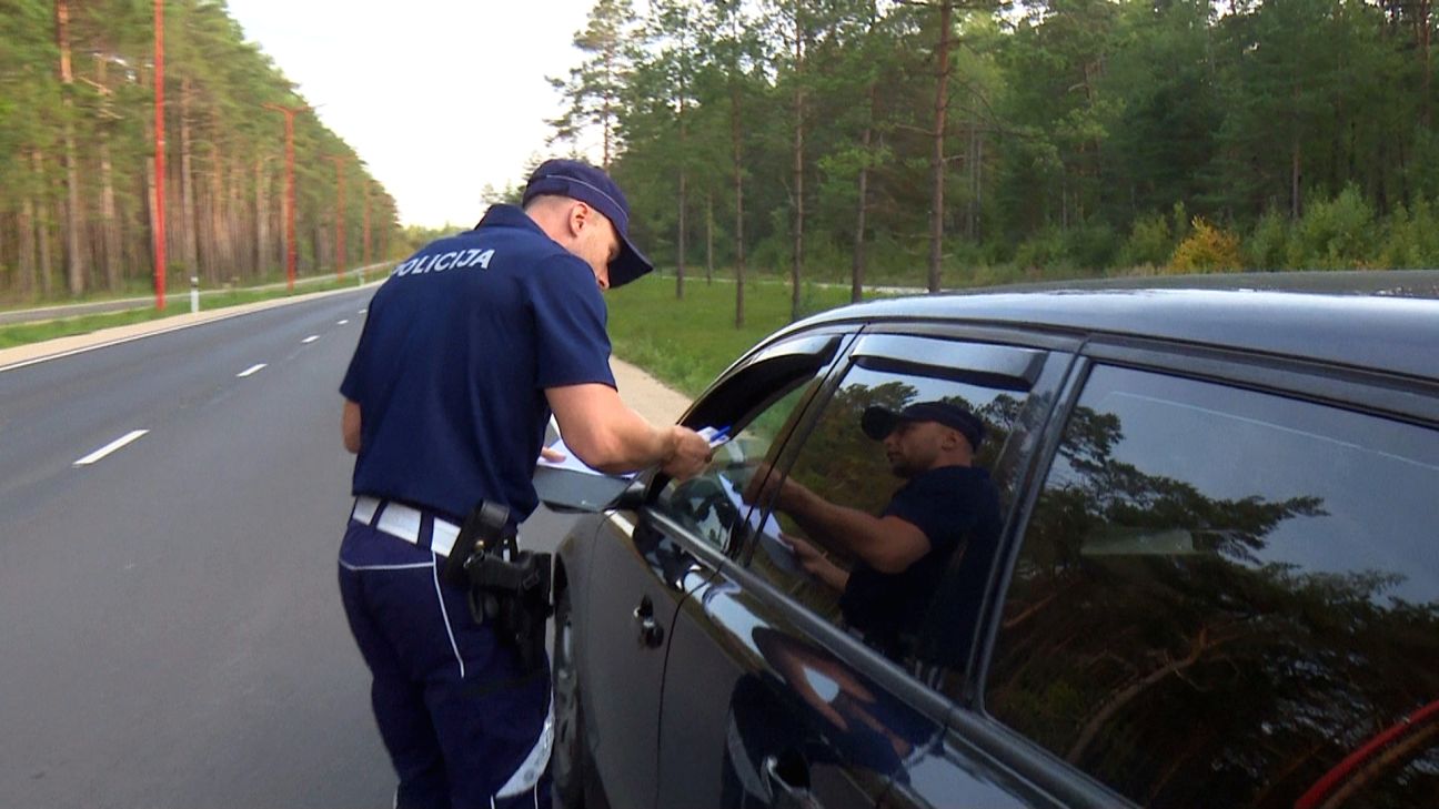 Uz autoceļiem norit drošības akcija – policija strādā pastiprināti