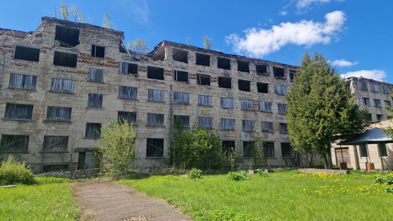 Izsludina iepirkumu vairāku graustu nojaukšanai Jēkabpilī