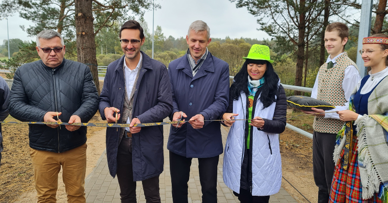 Svinīgi atklāts veloceliņ&scaron; no Jēkabpils līdz Salas ciemam