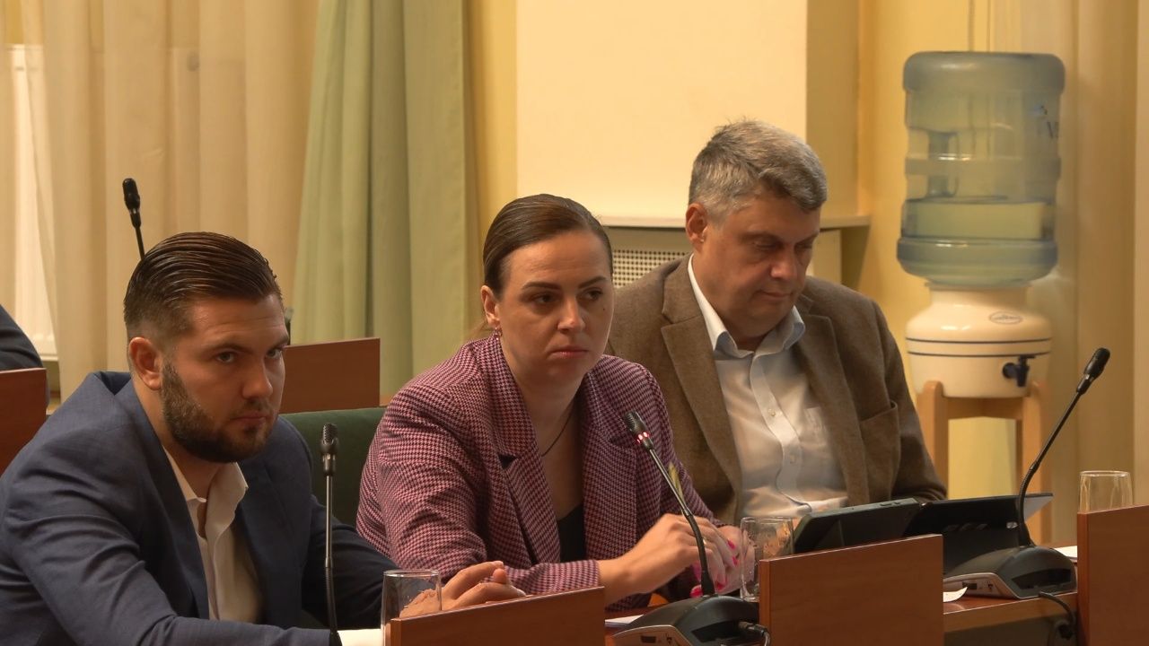 Elīna Serkova: Kāpēc tik atšķirīgi izturamies pret dažādām biedrībām?