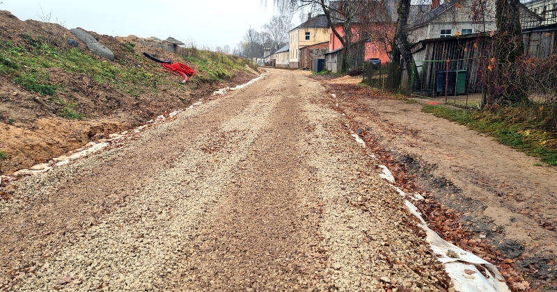Vai Pļaviņu ielā būs nobrauktuves uz privātīpa&scaron;umiem?