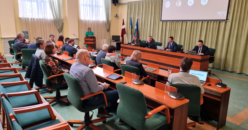 Jēkabpils novada deputātiem klibo savstarpējā komunikācija