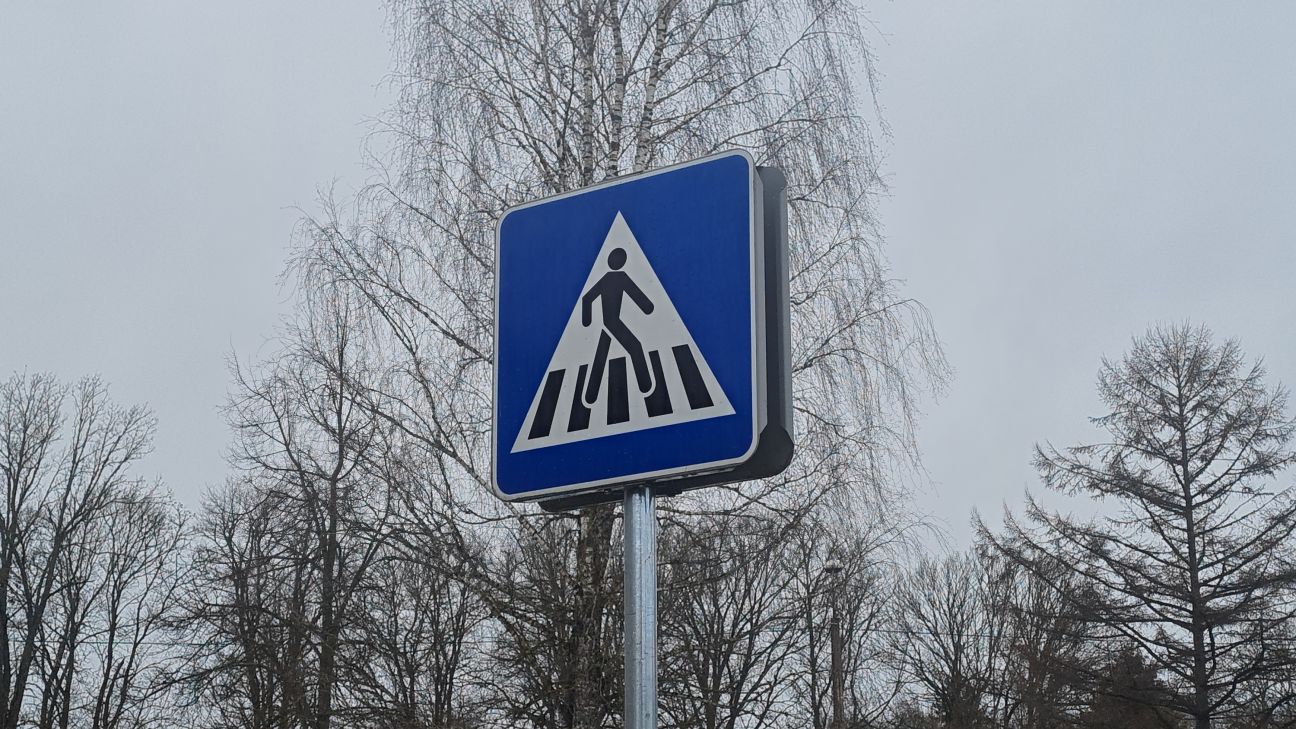 Zaļajā ielā uz gājēju pārējas notriekta nepilngadīga jauniete