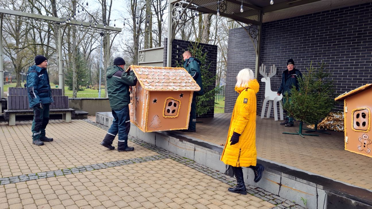 Jēkabpili sāk rotāt Ziemassvētkiem