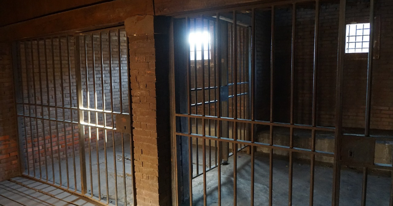 Aizturēti noziedznieki, kuri ekspluatēja jaunie&scaron;us viltus ziedojumu vāk&scaron;anai