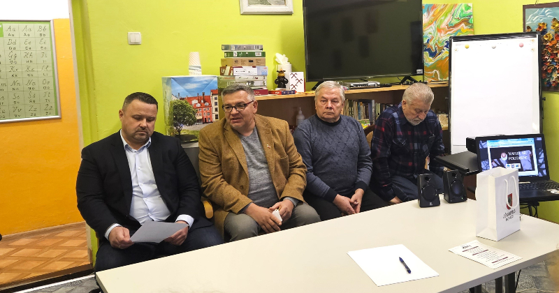 &ldquo;Kafija ar politiķiem&rdquo; &ndash; dambis, poligons un biedrību nams