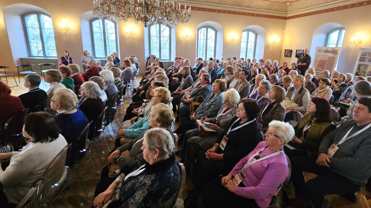 Krustpils pilī seniori diskutē, kā attīstīt Trešās paaudzes universitātes