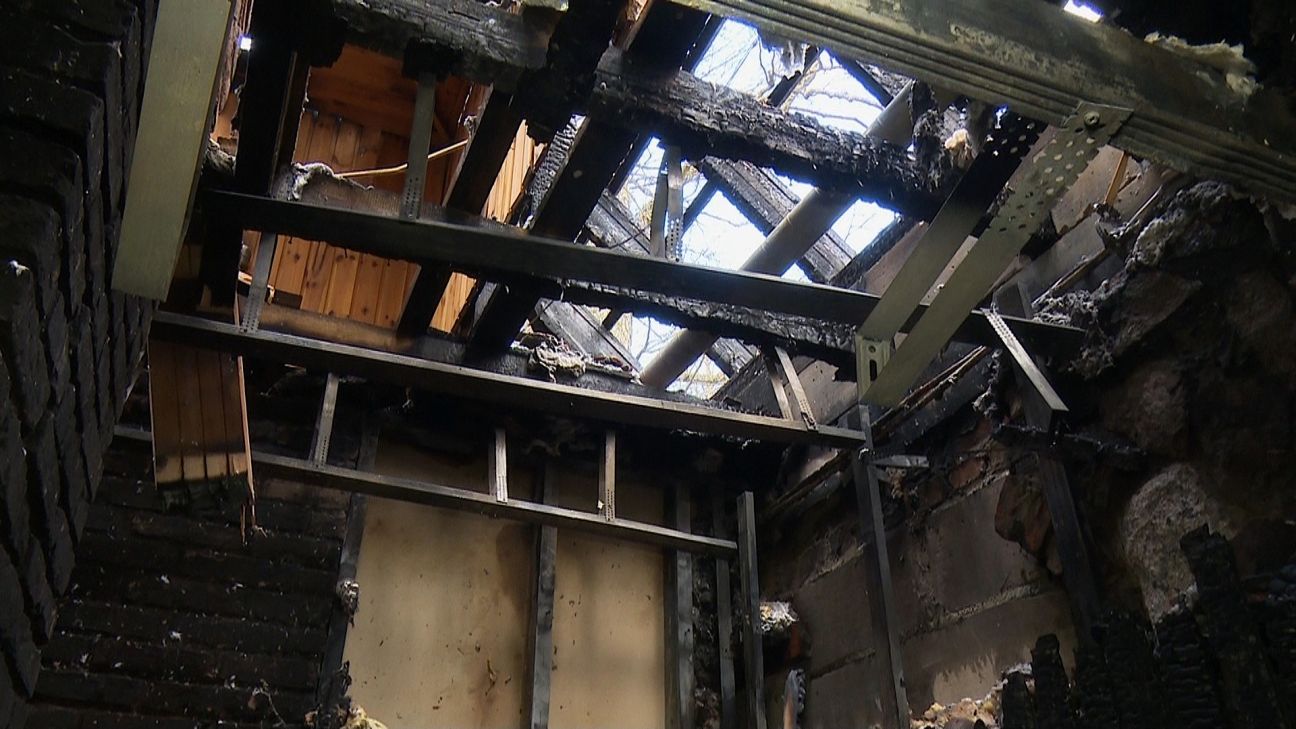 Asares un Elkšņu pagastā deg dzīvojamās mājas