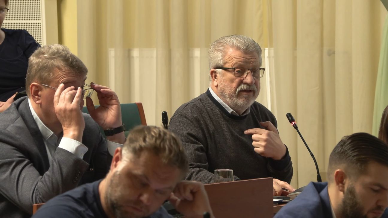 Aknīstes vidusskolas vadītājas noslēpumainā atbrīvošana