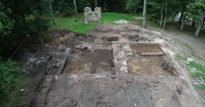 Arheologi atklāj jaunas liecības par Zasas muižas kungu māju