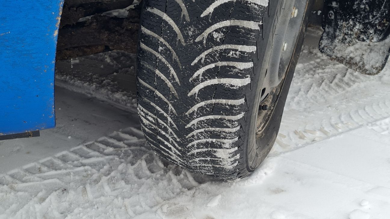 Zemgalē pieķerti 15 autovadītāji par riepu neatbilstību ziemas sezonai