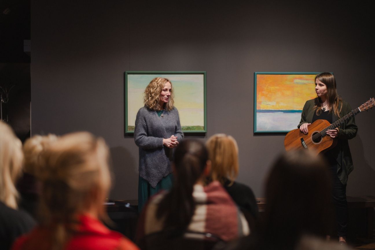 Rotko muzejā skatāma jēkabpilietes Rutas Štelmaheres gleznu personālizstāde