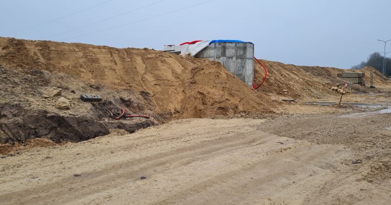 Daugavas aizsargdambja pārbūves darbi apstājas līdz pavasarim