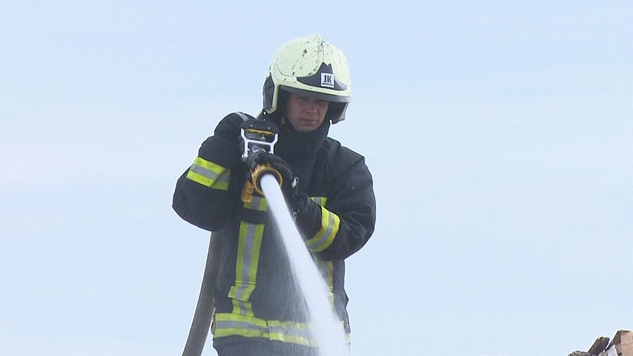 Aizkraukles novadā no liesmām izglābj 100 liellopus