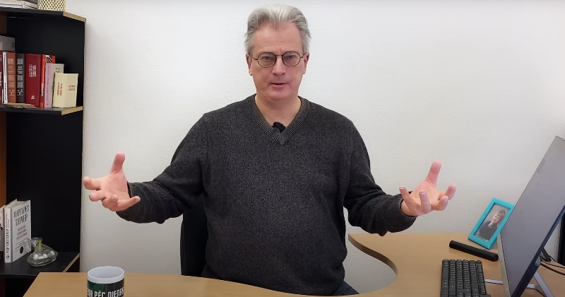 D.Titavs: žēl, ka mēs zogam pa&scaron;i no sevis