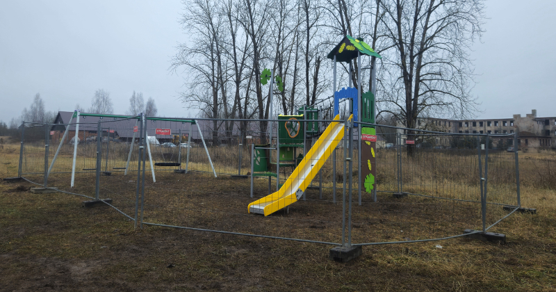 Tauta ziņo: Pils mikrorajonā bērni spēlēsies nedro&scaron;ā vidē